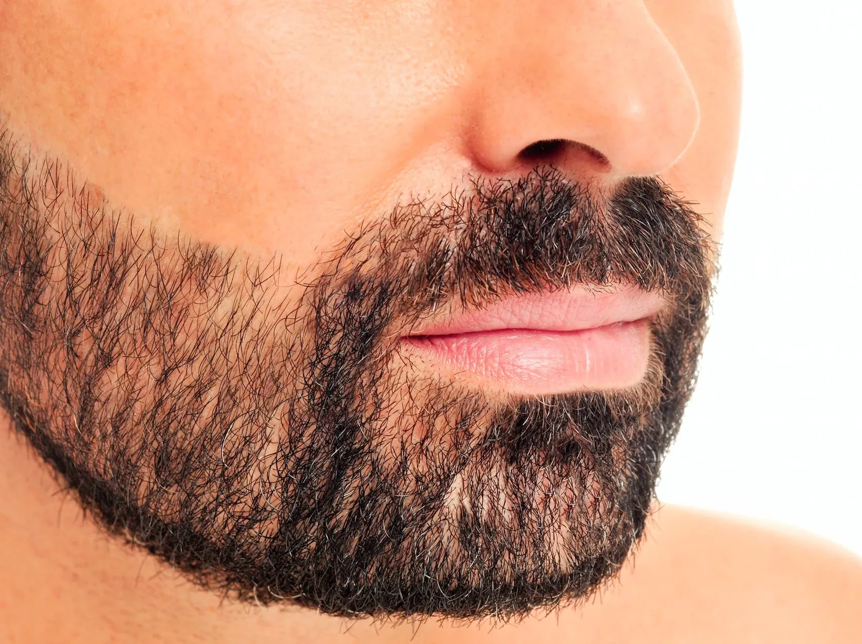 img/1339_finding-the-perfect-beard-style-for-your-oblong-face.webp
