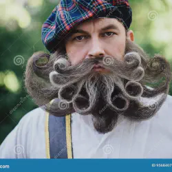 img/1248_the-scotsman-beard-a-manly-guide-to-growing-and-styling-it.webp
